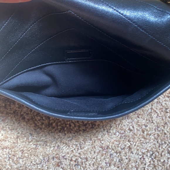 Saint Laurent Medium Niki Leather Bag - Picture 11 of 16